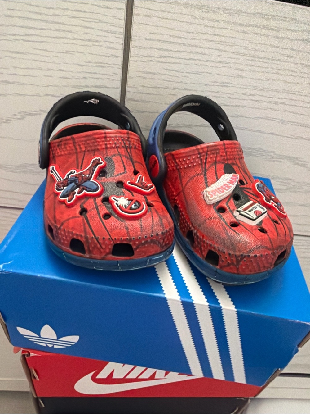 Kids Red Spider-Themed Clog Sandals size 5